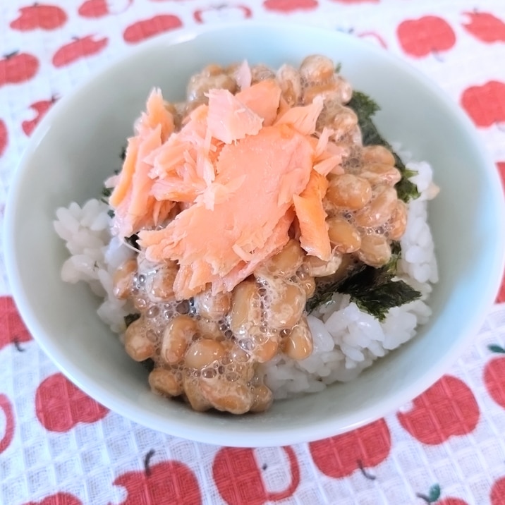 鮭と海苔の納豆ご飯☆